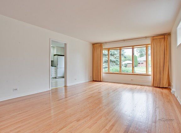 4th image of 415 N Eastwood Ave
