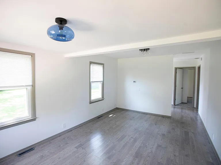 9024 Garfield Dr — Photo 10