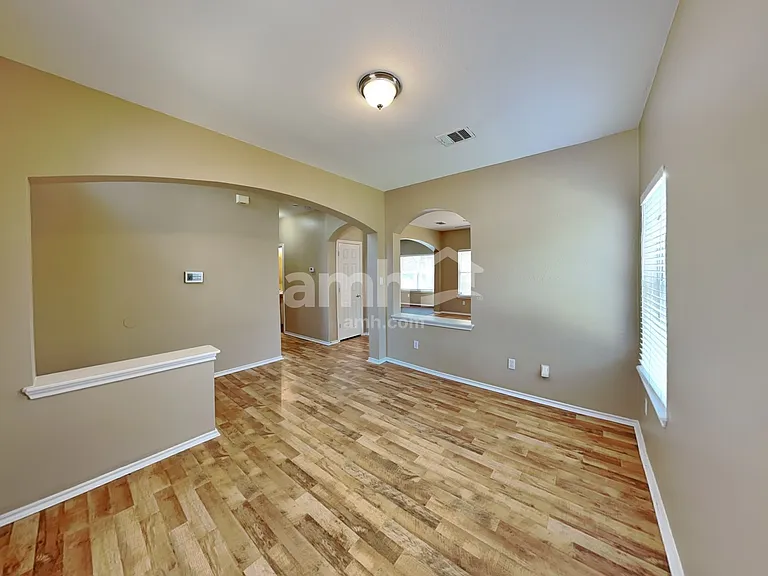149 Ashwood — Photo 6