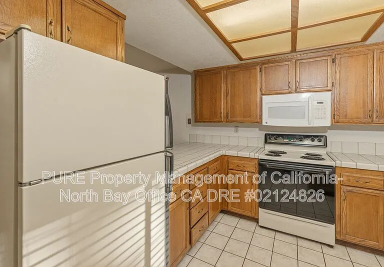 2102 Chianti Dr — Photo 3