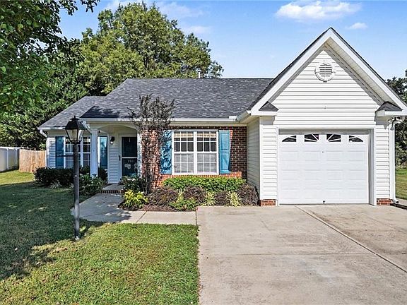 2nd image of 214 Cypress Ct