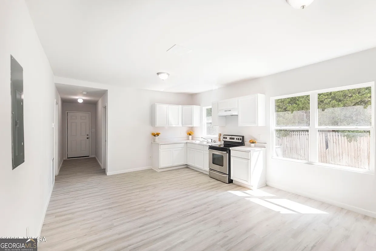 3 bed, 2.0 bath, 1568 sqft, $1,450 — Photo 3