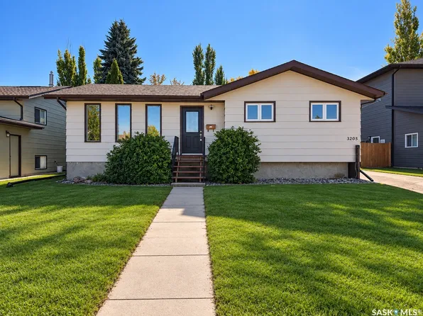 3205 Bliss Crescent, Prince Albert, SK S6V 7M1