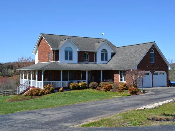 261 Alean Rd, Rocky Mount, VA 24151