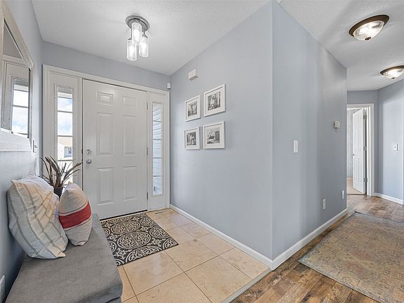 3rd image of 2975 Roseberry Ct