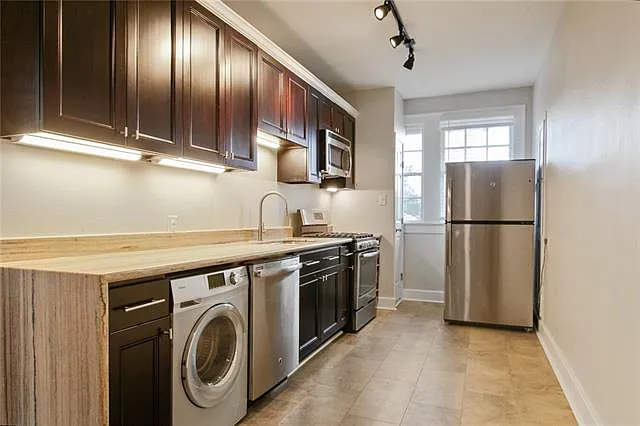 4503 Prytania St #D — Photo 9