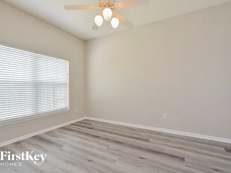 4810 Waterside Pointe Cir — Photo 7