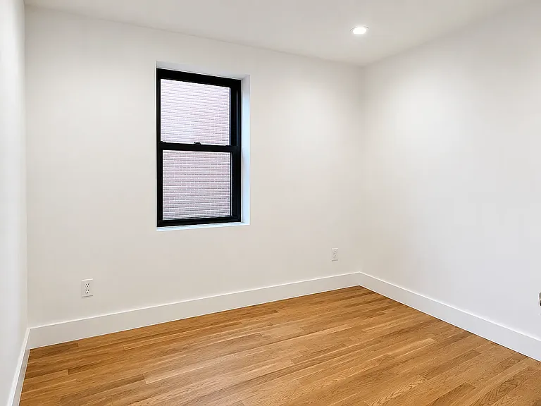 229 E 53rd St #4R — Photo 7