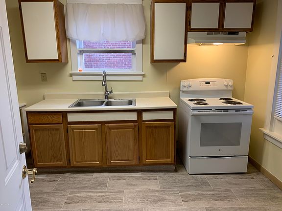 2nd image of 104 S Main St #1