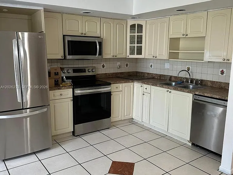 8420 SW 133rd Avenue Road 307 #307 — Photo 10