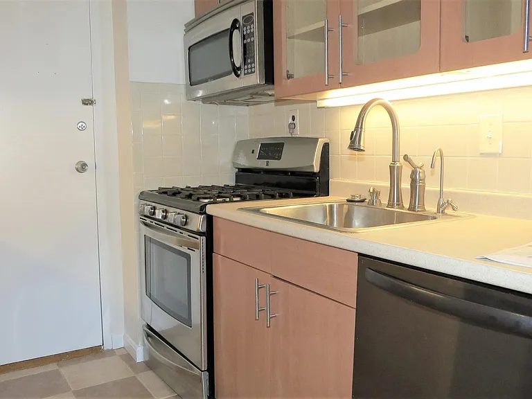 10500 Rockville Pike #311 — Photo 4