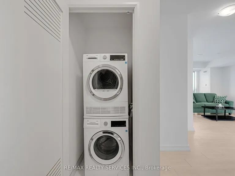 75 James St S #1902 — Photo 17