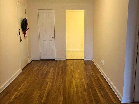 3rd image of 11 Wooleys Ln APT 2F