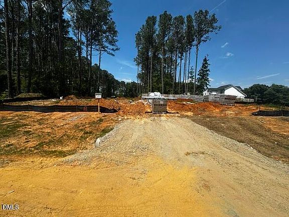 2nd image of 46 Great Pine Trl