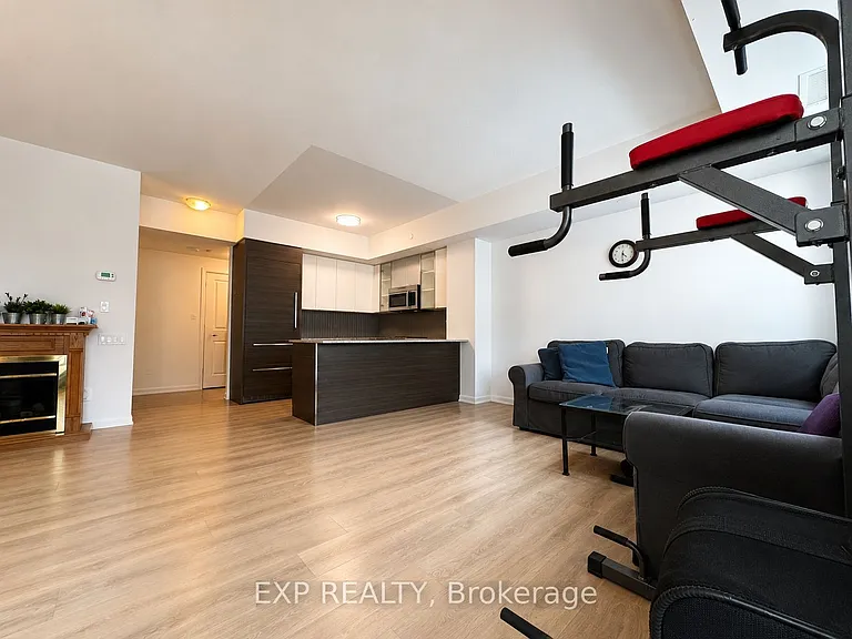 5162 Yonge St #Townhouse 10 — Photo 3