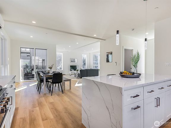 3rd image of 10618 E Riverside Dr