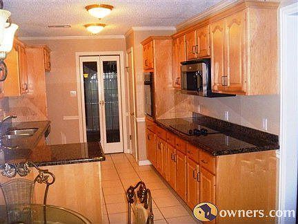 Kitchen maple cabinets, baltic brown granite