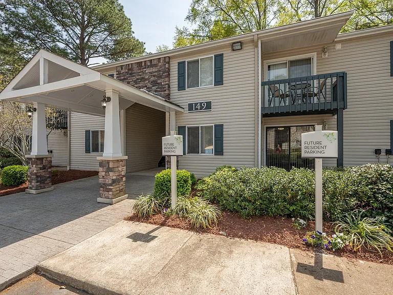 Woodshire Apartments — Photo 27