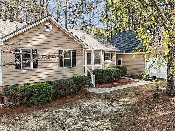 3rd image of 2908 Livery Way