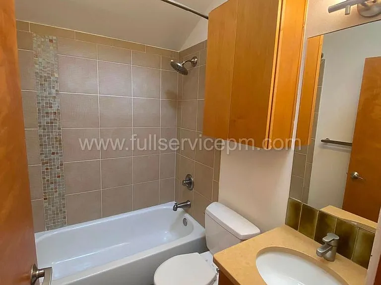 210 Boston St #B — Photo 16