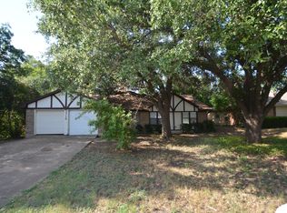 1716 Edge Hill Rd, Benbrook, TX 76126