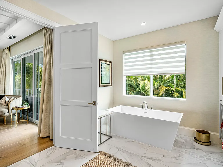 436 NE Wavecrest Way — Photo 30