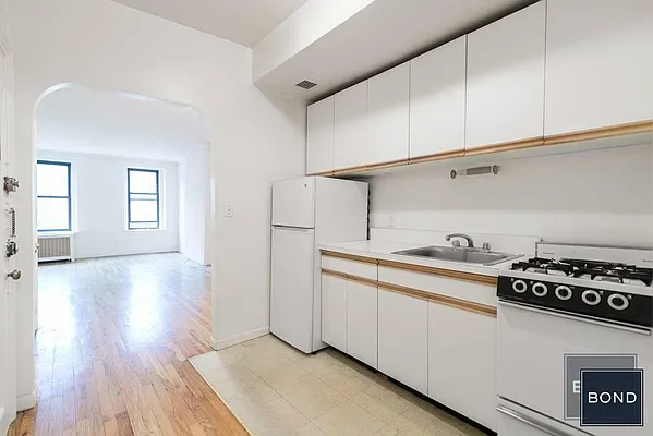 Rented by Bond New York | media 4