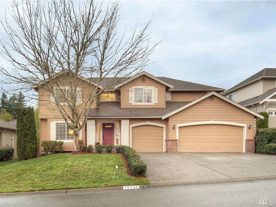 Beautiful Murray Franklyn home with great curb appeal!