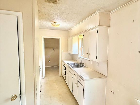 5th image of 701 Apollo Dr