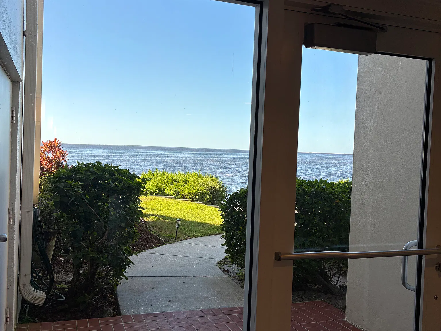 1 bed, 950 sqft, $1,950 — Photo 4