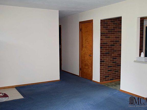 3rd image of 7585 Hazel Dr