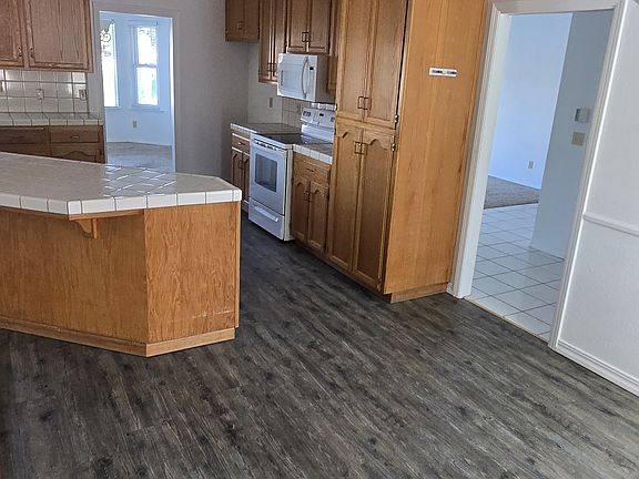 4th image of 819 E Catalina Cir