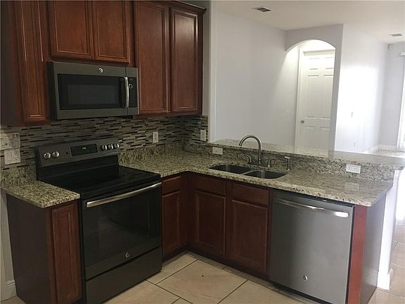 5th image of 2155 Chatham Place Dr