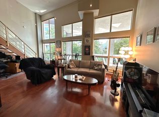 933 Seymour St #217, Vancouver, BC V6B 6L6