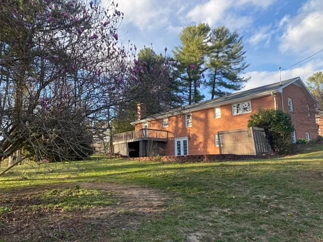 4 bed, 2808 sqft, $2,780 — Photo 4