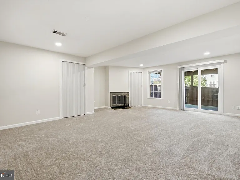 7691 Northern Oaks Ct — Photo 35