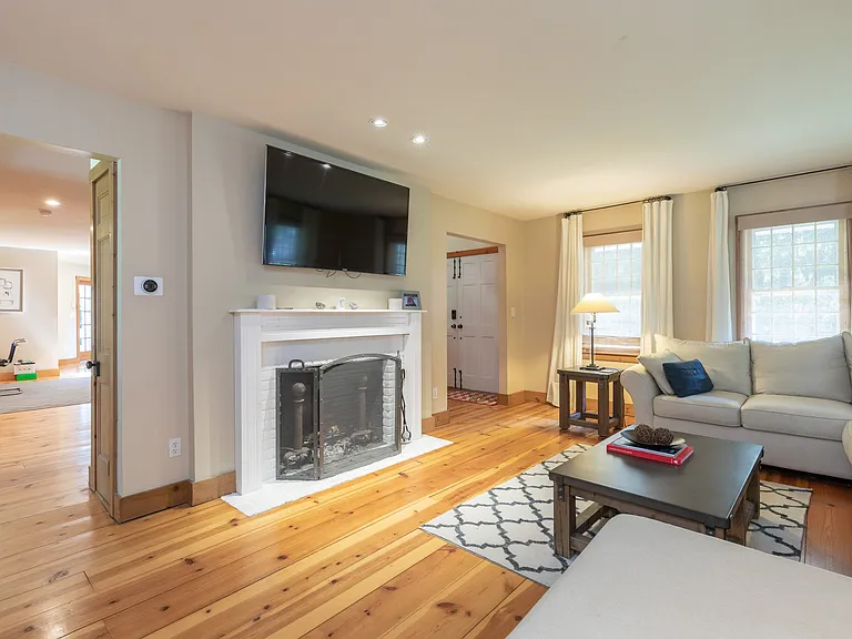 145 Sandy Hollow Rd — Photo 5