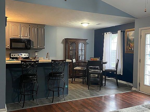 4th image of 259 Carol Ln