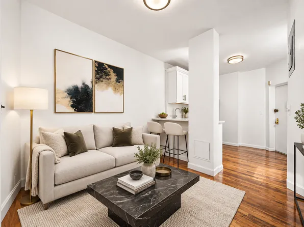 115 Perry Street image 1 of 6