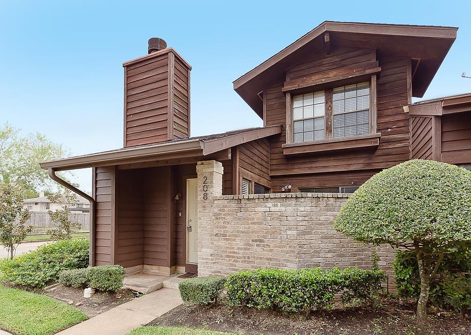 1st image of 2611 Grants Lake Blvd