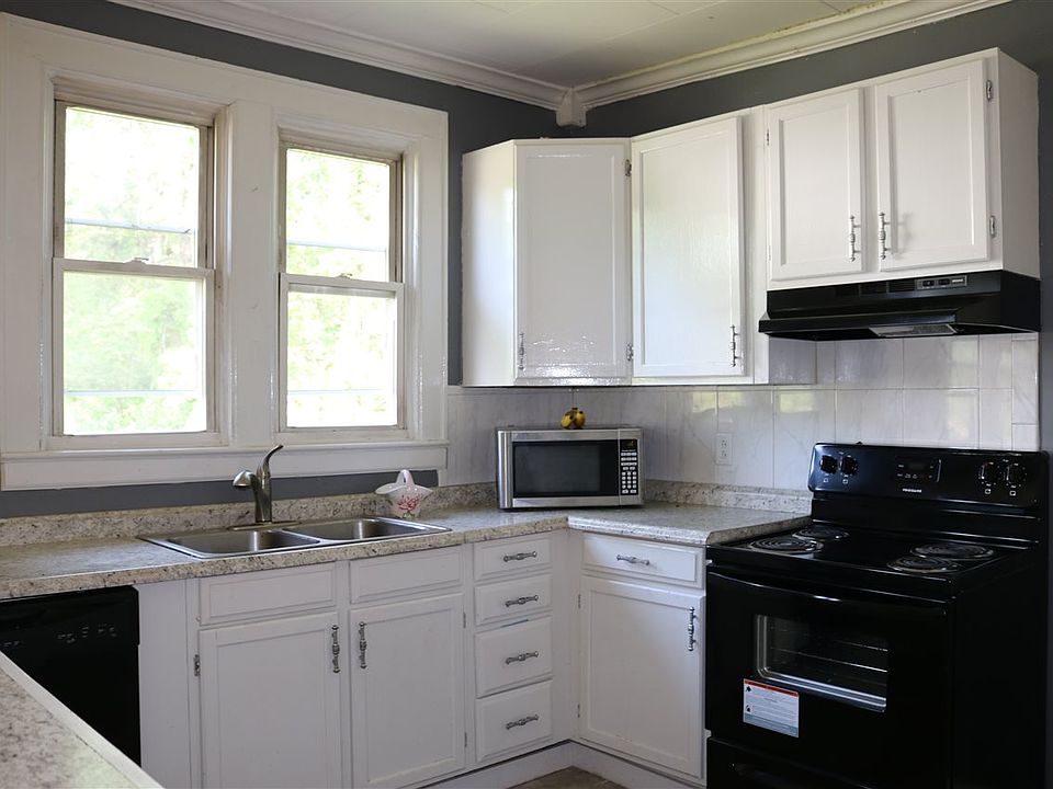 2nd image of 242 Peace St