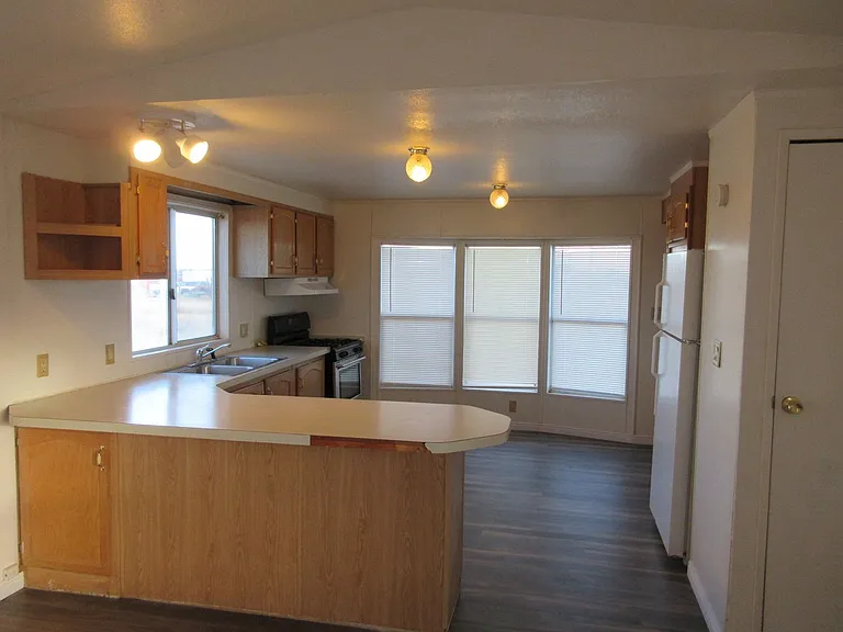 1202 S 4575 W — Photo 4