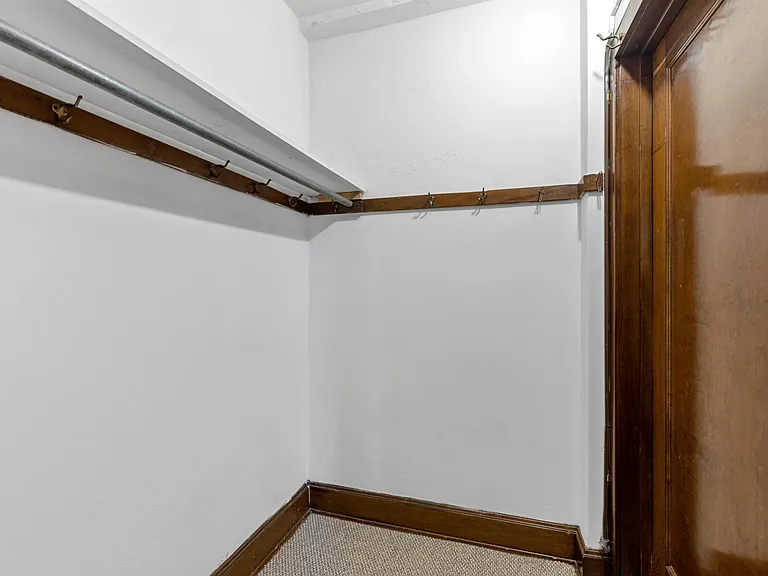 2324 W Wisconsin Ave — Photo 6