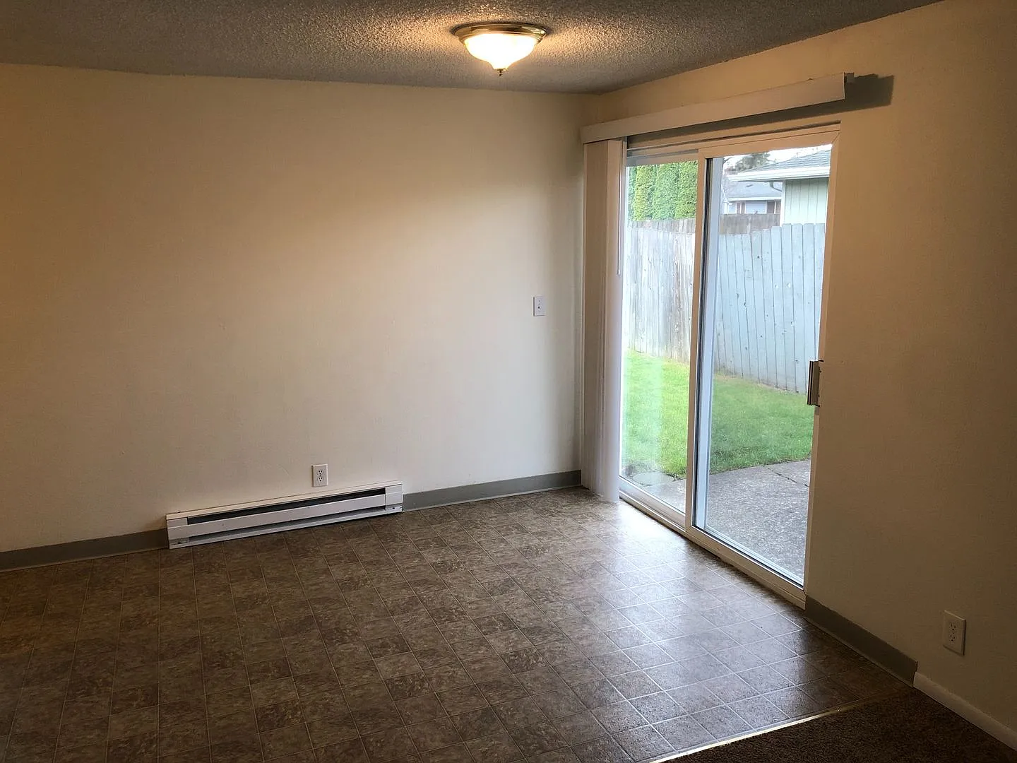 Half Off Your 1st Full Month of Rent! Three Bedroom Duplex in South East Salem — Photo 3