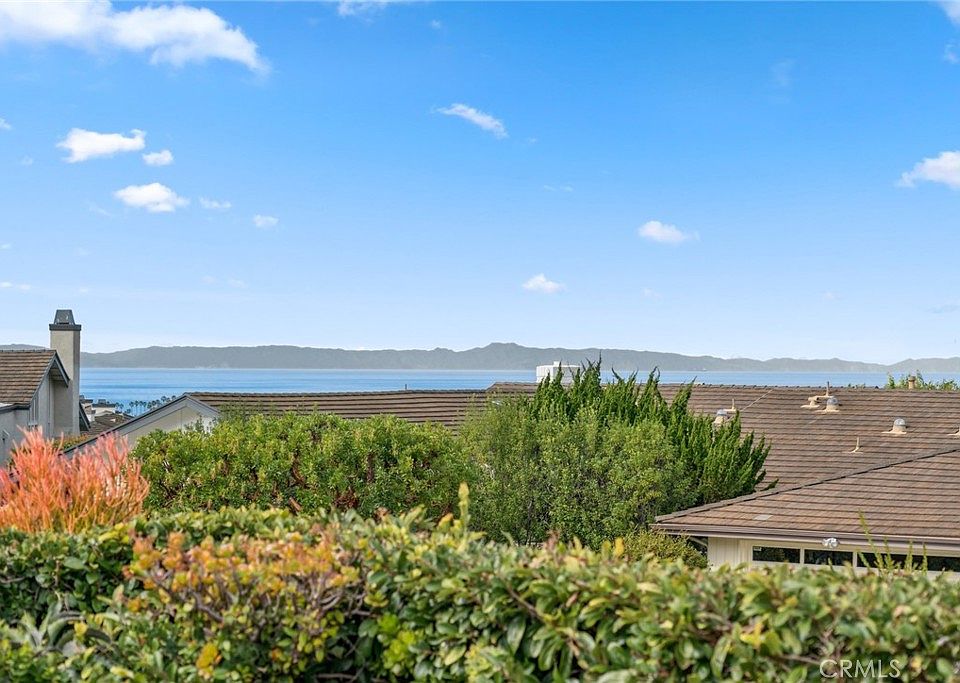 1st image of 7 Breakwater Dr