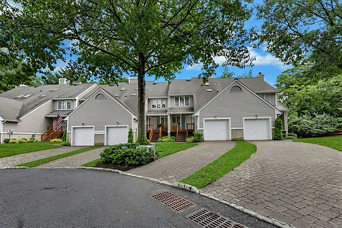 35 Reagan Way Photo 1