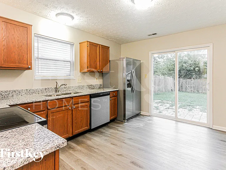 5313 Waterton Lakes Dr — Photo 7