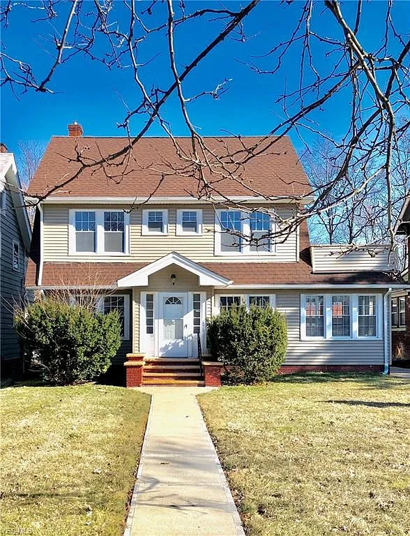 3429 Euclid Heights Blvd photo 1