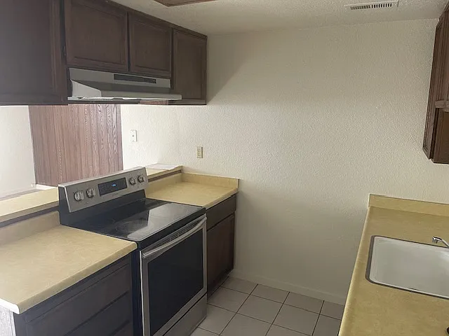 3325 Jayanne Way — Photo 4