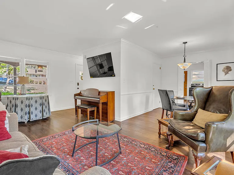 Bryant Dr — Photo 17